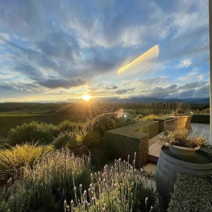 Luxury Cottage With Stunning Vineyard Views Renwick Εξωτερικό φωτογραφία